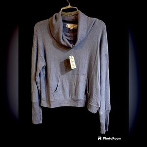 NWT Hippie Rose's comfy cowlneck top JUNIORS SMALL